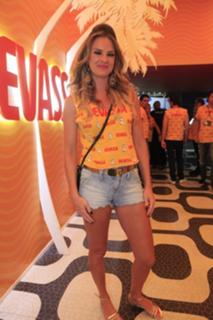 Letícia Birkheuer feet photo 3
