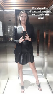 Letícia Birkheuer feet photo 3
