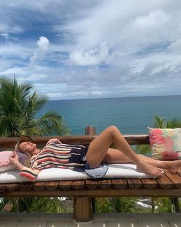 Letícia Birkheuer feet photo 7