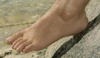 Letícia Birkheuer feet photo 15