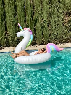 Letícia Bufoni feet photo thumbnail