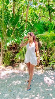 Letícia Bufoni feet photo thumbnail