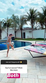 Letícia Bufoni feet photo thumbnail