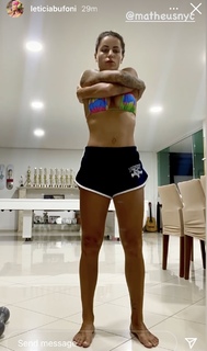 Letícia Bufoni feet photo thumbnail