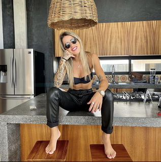 Letícia Bufoni feet photo thumbnail