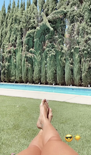 Letícia Bufoni feet photo thumbnail