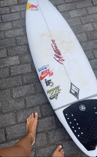 Letícia Bufoni feet photo thumbnail