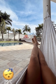 Letícia Bufoni feet photo thumbnail