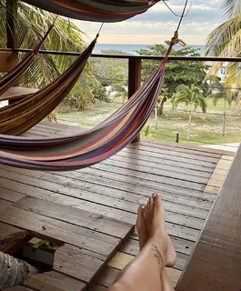 Letícia Bufoni feet photo thumbnail