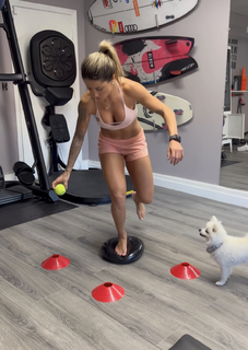 Letícia Bufoni feet photo thumbnail