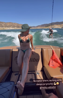 Letícia Bufoni feet photo thumbnail