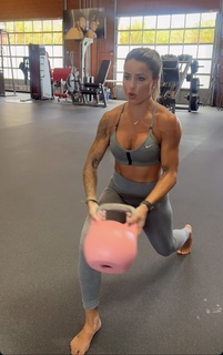 Letícia Bufoni feet photo thumbnail