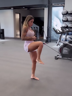 Letícia Bufoni feet photo thumbnail