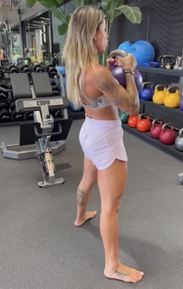 Letícia Bufoni feet photo thumbnail