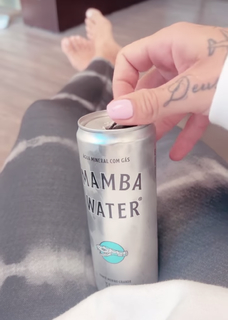 Letícia Bufoni feet photo thumbnail