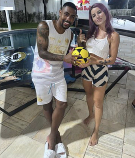 Letícia Bufoni feet photo thumbnail