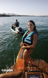 Letícia Bufoni feet photo thumbnail