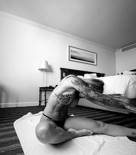 Letícia Bufoni feet photo thumbnail