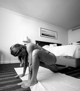 Letícia Bufoni feet photo thumbnail