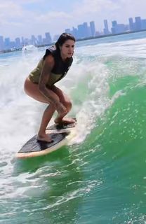 Letícia Bufoni feet photo thumbnail