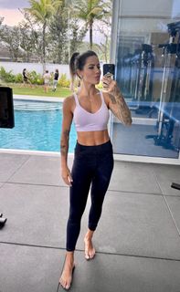 Letícia Bufoni feet photo thumbnail