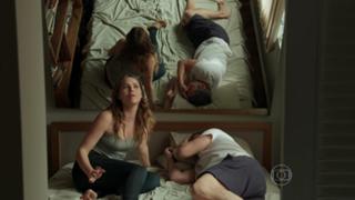 Letícia Colin feet photo thumbnail