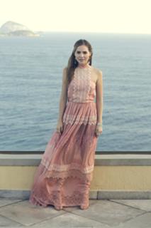 Letícia Colin feet photo thumbnail