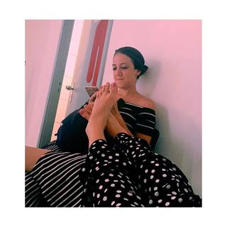 Letícia Colin feet photo thumbnail