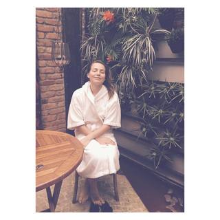 Letícia Colin feet photo thumbnail