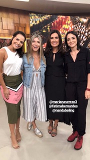 Letícia Colin feet photo thumbnail