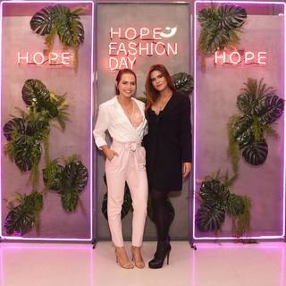 Letícia Colin feet photo thumbnail