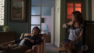 Letícia Colin feet photo thumbnail