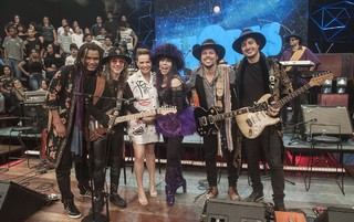 Letícia Colin feet photo thumbnail