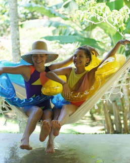 Letícia Colin feet photo thumbnail