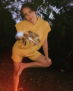 Letícia Colin feet photo thumbnail