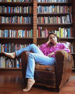 Letícia Colin feet photo thumbnail