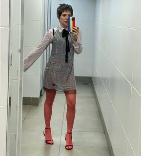 Letícia Colin feet photo thumbnail