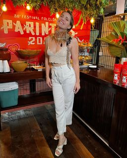 Letícia Colin feet photo thumbnail