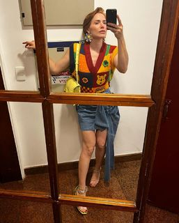 Letícia Colin feet photo thumbnail