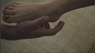 Letícia Colin feet photo thumbnail