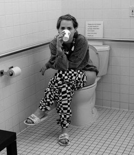 Letícia Colin feet photo thumbnail