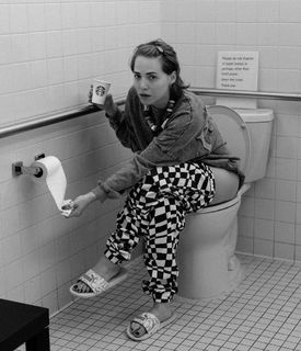 Letícia Colin feet photo thumbnail