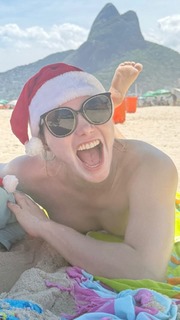 Letícia Colin feet photo thumbnail