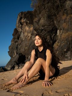 Letícia Colin feet photo thumbnail