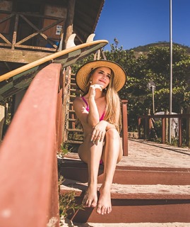 Letícia Faria Pedro feet photo 2