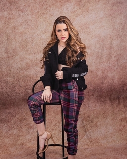 Letícia Faria Pedro feet photo 3