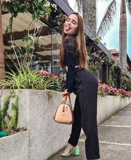 Letícia Faria Pedro feet photo 1