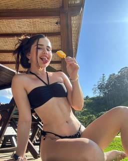 Letícia Faria Pedro feet photo 14