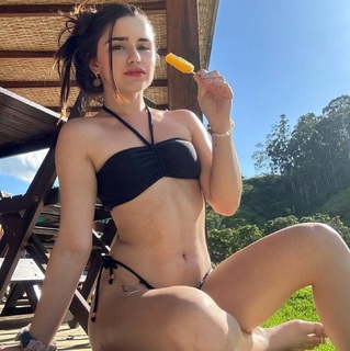 Letícia Faria Pedro feet photo 13