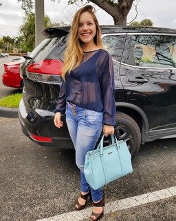 Letícia Navas feet photo 4